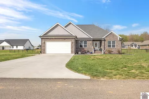 175 Ayly Estates Dr, Mayfield, KY 42066
