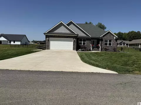 175 Ayly Estates Dr, Mayfield, KY 42066
