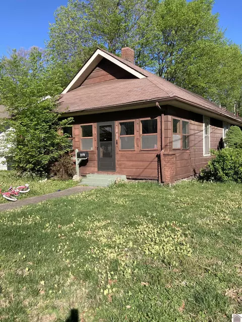 1907 Adams St, Paducah, KY 42001