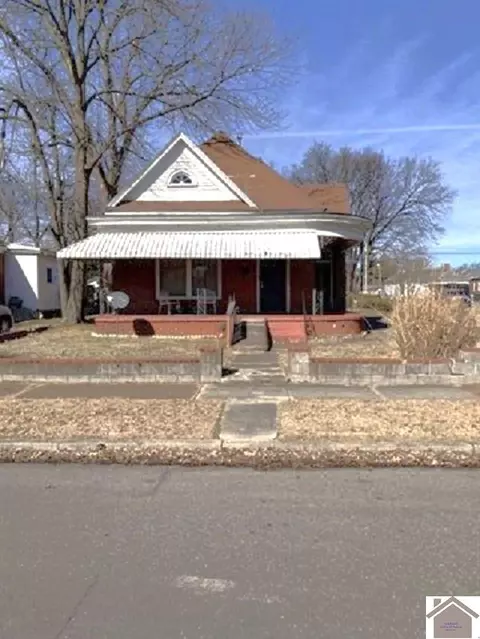 1135 Martin Luther King Jr Dr, Paducah, KY 42001