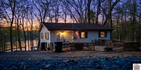 212 Cherry Bay Rd, Cadiz, KY 42211