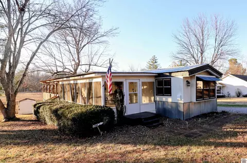 131 Tacklebox Ln, Murray, KY 42071