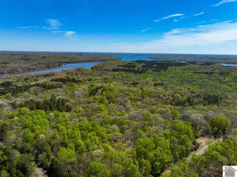 000 Skylark Road Apt #(CALLOWAY CO. KY 34.5), Murray, KY 42071