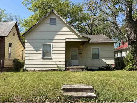 1743 Harrison St, Paducah, KY 42001