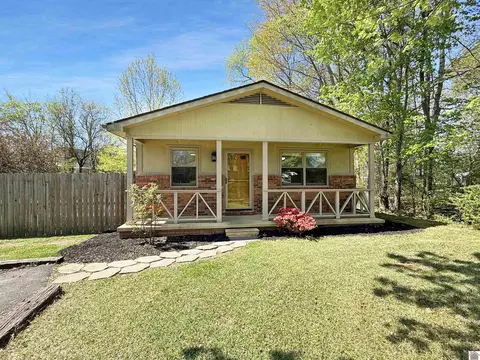 1505 B Clayshire, Murray, KY 42071