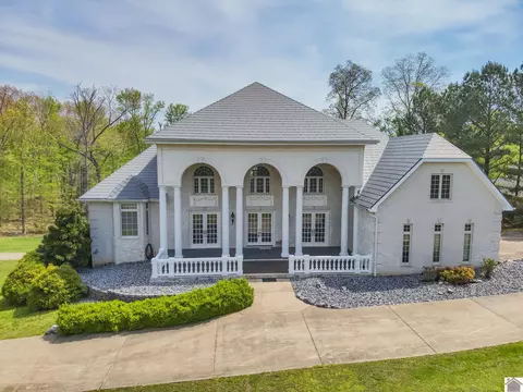 23 Tralee Ct, Benton, KY 42025