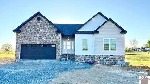 77 Bakersfield Dr, Cadiz, KY 42211