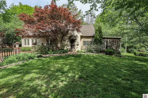 116 Country Club Ln, Paducah, KY 42001