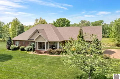 1316 Oak Hill Dr, Murray, KY 42071