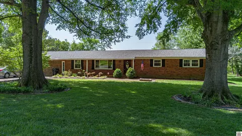 5250 Stevin Dr, Paducah, KY 42001