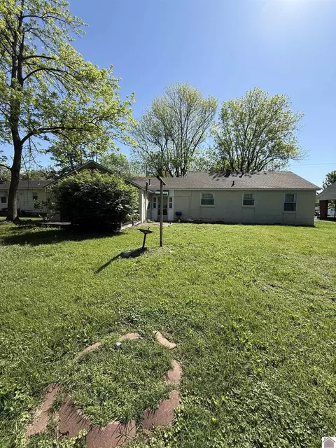Exterior - 310 S 13th St, Murray, KY 42071 photo 6 of 7