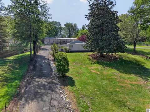 4080 Lovelaceville Rd, Paducah, KY 42001