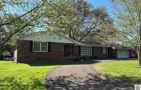 1506 London Dr, Murray, KY 42071