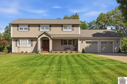 2010 Gatesborough Cir, Murray, KY 42071