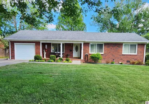 811 Guthrie Dr, Murray, KY 42071