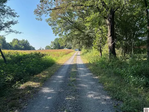 000 Arnett Ln, Murray, KY 42071