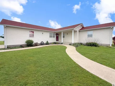 Exterior - 454 Snow Rd, Murray, KY 42071 photo 2 of 7
