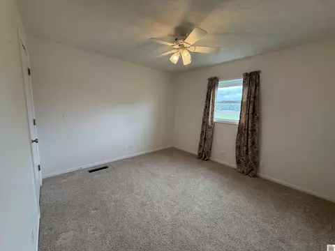 Bedroom - 454 Snow Rd, Murray, KY 42071 photo 3 of 6