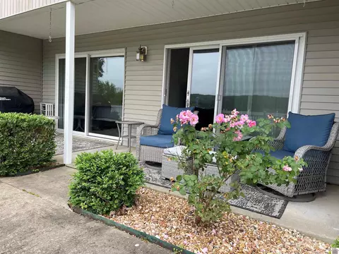 88 Deer Lake Ln UNIT 2, Murray, KY 42071