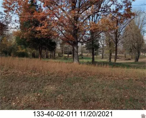 211 Stiles Rd, Paducah, KY 42003