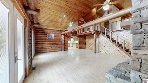 Living - 88 Lynnhurst Dr, Murray, KY 42071 photo 2 of 3