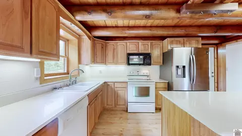 Kitchen - 88 Lynnhurst Dr, Murray, KY 42071 photo 1 of 4
