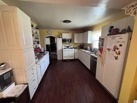 Kitchen - 2145 Dixie Ave, Paducah, KY 42003 photo 1 of 1