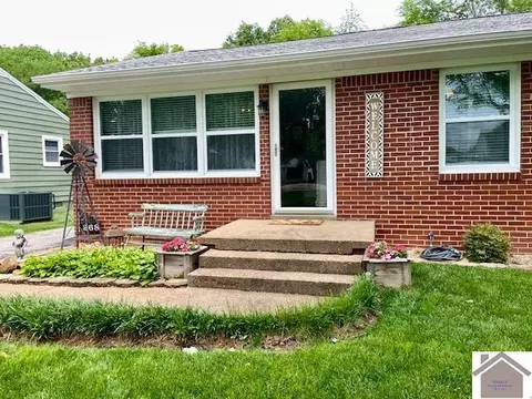 268 Navaho Dr, Paducah, KY 42003