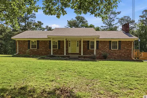 948 Kendall Rd, Mayfield, KY 42066