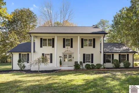 1569 Bellemeade Dr, Mayfield, KY 42066