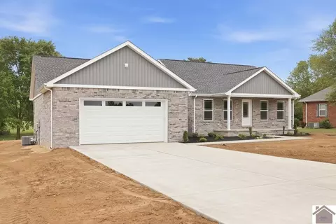 8 Logan Trl, Murray, KY 42071