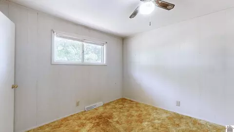 Bedroom - 760 State Route 83, Mayfield, KY 42066 photo 3 of 6