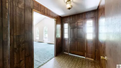 Entry Way - 760 State Route 83, Mayfield, KY 42066 photo 1 of 3
