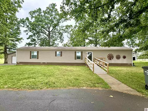 1211 Lawson Rd, Murray, KY 42071