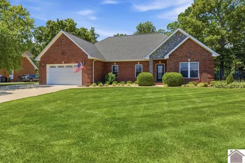 76 Blissful View Dr, Murray, KY 42071