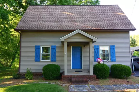 2120 Knob Hill Dr, Paducah, KY 42003