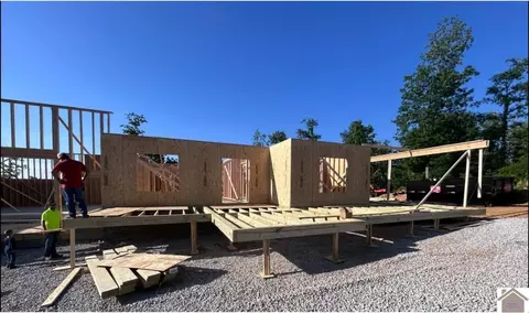 77 Elkwood Ln, Gilbertsville, KY 42044