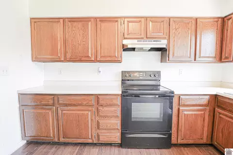 Kitchen - 329 Carson Way, Paducah, KY 42003 photo 7 of 8