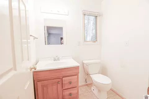 Bath - 329 Carson Way, Paducah, KY 42003 photo 2 of 3