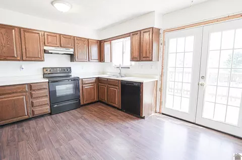 Kitchen - 329 Carson Way, Paducah, KY 42003 photo 6 of 8