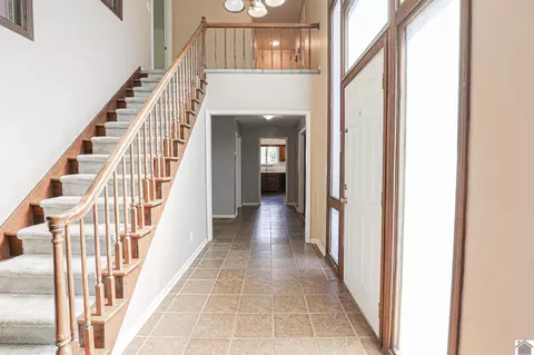 Entry Way - 329 Carson Way, Paducah, KY 42003 photo 2 of 2