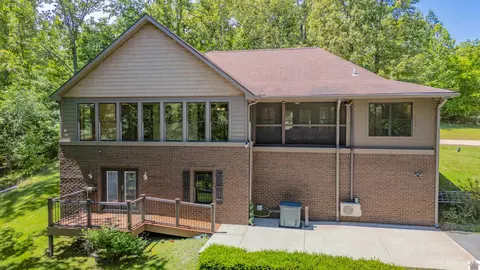 Exterior - 1091 Deepwood Dr, Murray, KY 42071 photo 1 of 13