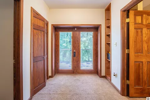 Entry Way - 1091 Deepwood Dr, Murray, KY 42071 photo 3 of 3