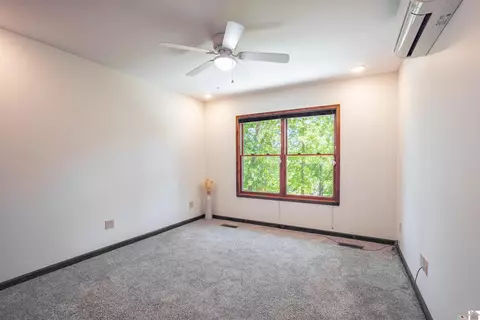 Bedroom - 1091 Deepwood Dr, Murray, KY 42071 photo 2 of 6