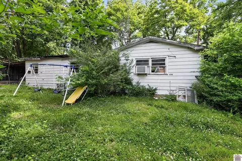 930 Moscow Ave, Hickman, KY 42050