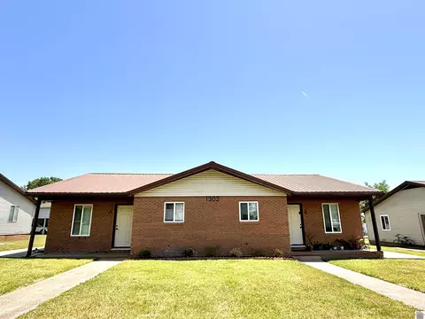 1302 Valleywood Dr, Murray, KY 42071