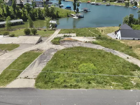 551 Sherwood Dr, Gilbertsville, KY 42044