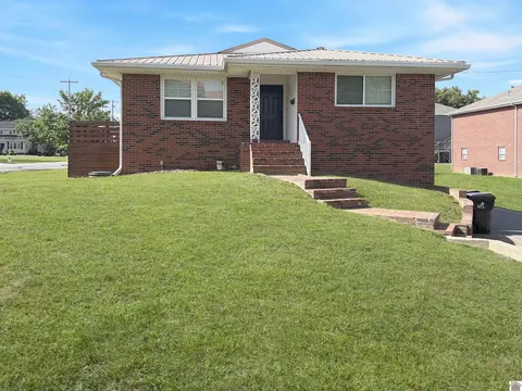 1611 Olive, Murray, KY 42071