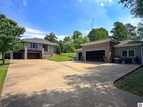 815 Starr Hill Rd, Paducah, KY 42003
