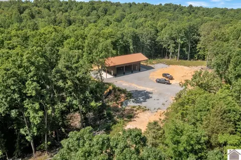 4023 Maple Grove Rd, Cadiz, KY 42211